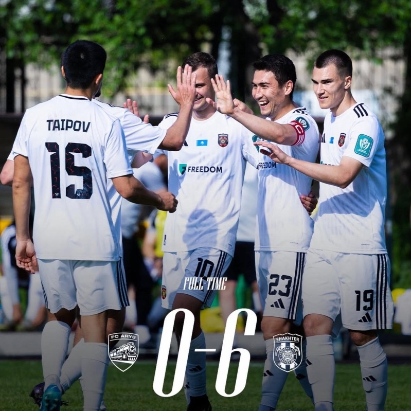 Қарағандылық Шахтёр Қазақстан чемпионатының үшінші турында сырт алаңда Арыс командасын 6:0 есебімен ойсырата жеңді.