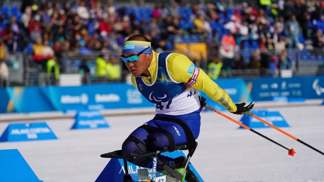 Казахстан завоевал первую медаль на зимних Паралимпийских играх в Италии