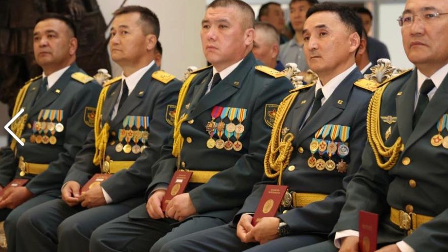 ҚР Ұлттық қорғаныс университетінің түлектеріне дипломдар табысталды